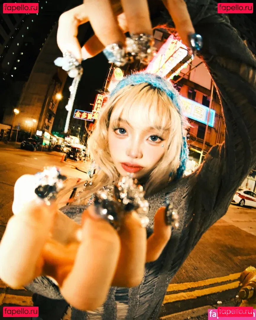 Queenie Lam Onlyfans Photo Gallery 