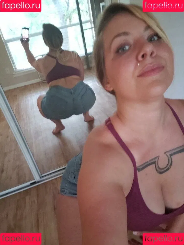 Val Malloy Onlyfans Photo Gallery 