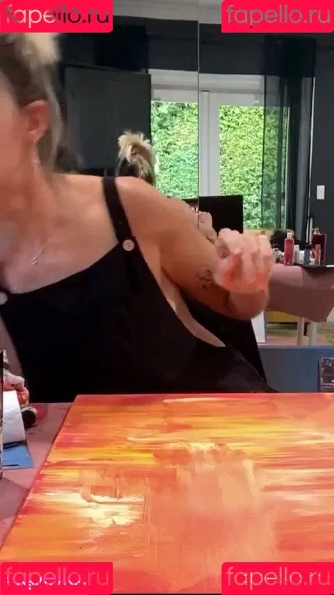 Gabbie Hanna Onlyfans Photo Gallery 