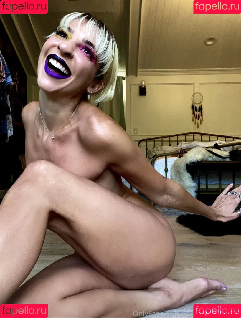 Gabbie Hanna Onlyfans Photo Gallery 