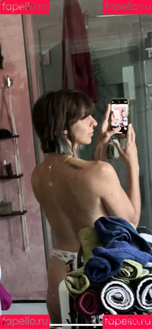 Gabbie Hanna Onlyfans Photo Gallery 