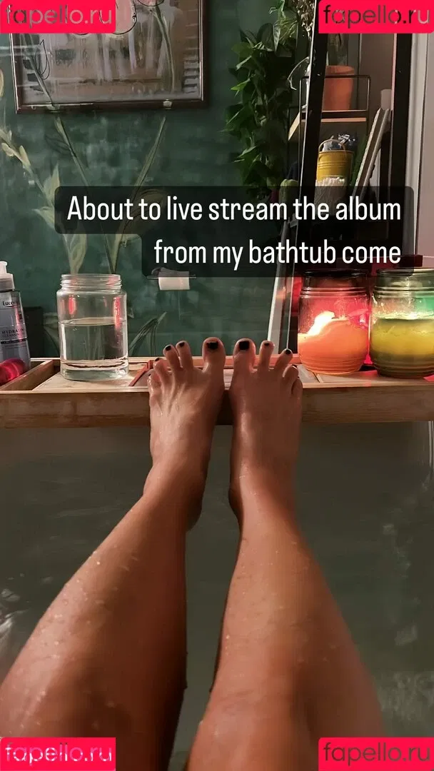 Gabbie Hanna Onlyfans Photo Gallery 