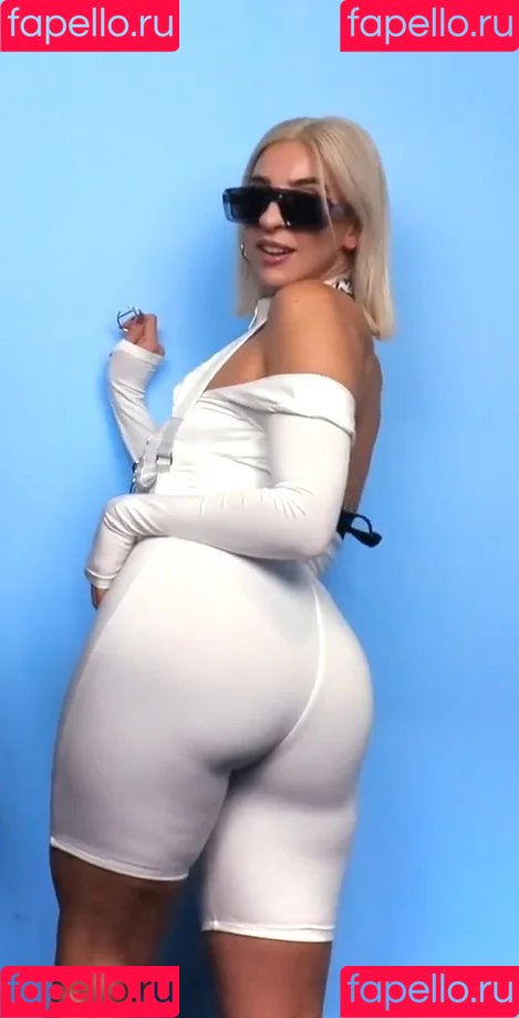 Gabbie Hanna Onlyfans Photo Gallery 