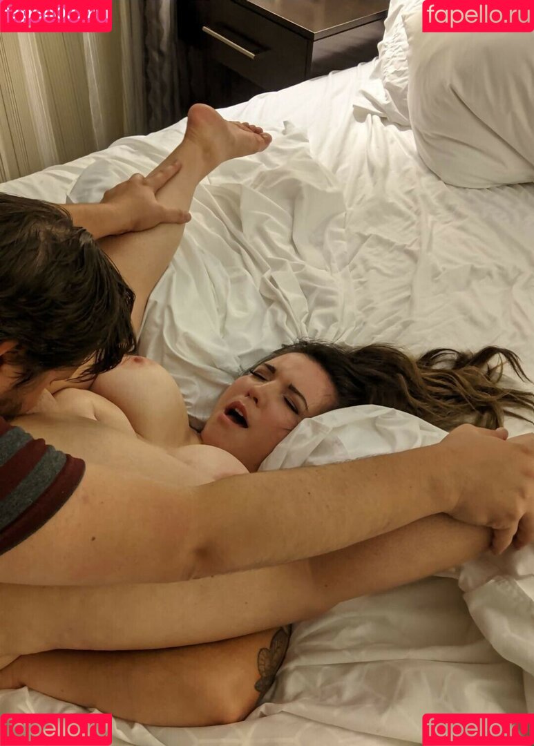 Curioushalf325 Onlyfans Photo Gallery 