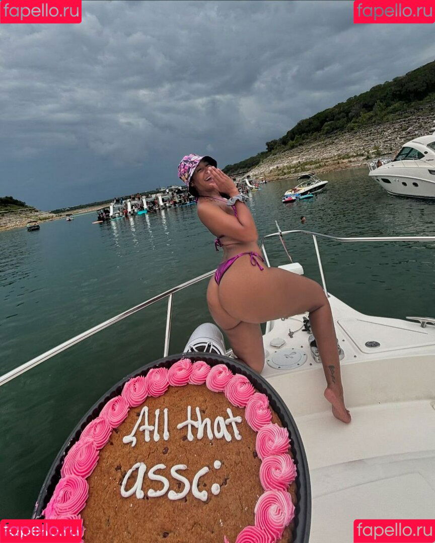 Cleo Cakes Onlyfans Photo Gallery 