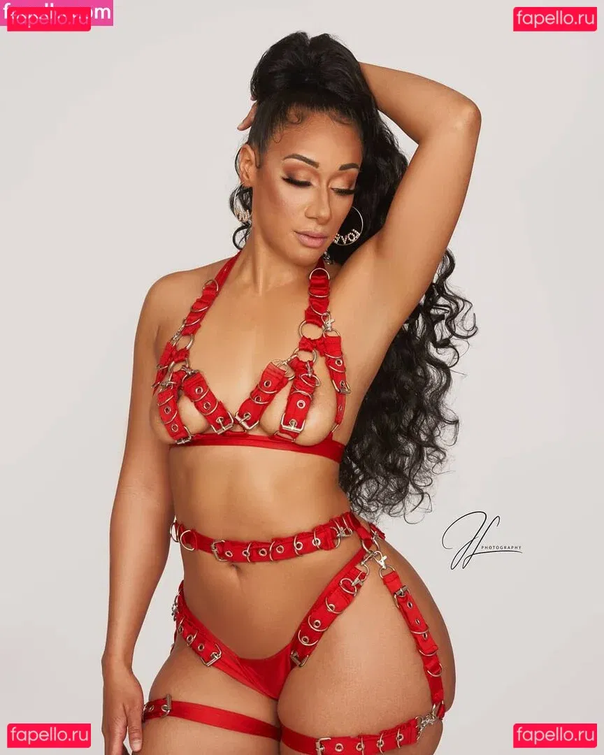 Cleo Cakes Onlyfans Photo Gallery 