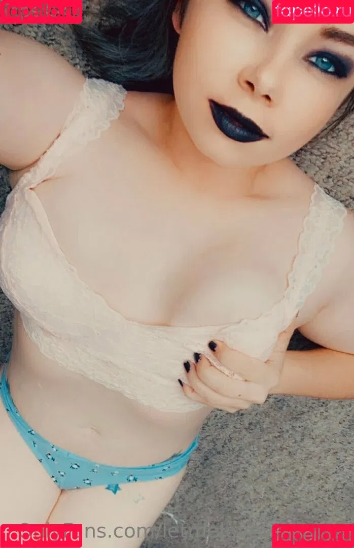 lovegiantess Onlyfans Photo Gallery 
