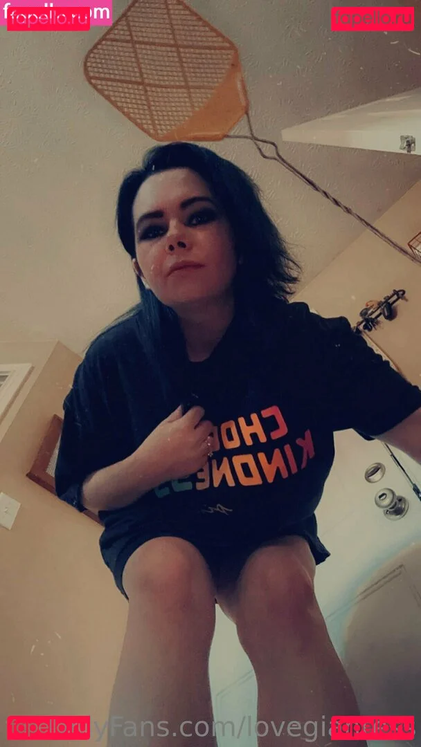 lovegiantess Onlyfans Photo Gallery 