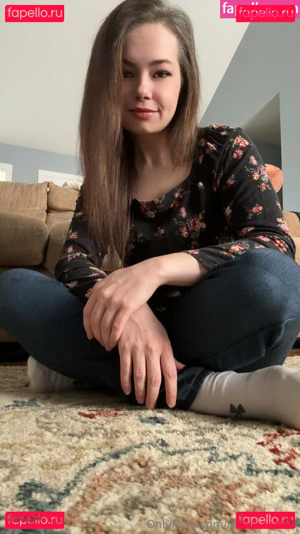 lovegiantess Onlyfans Photo Gallery 