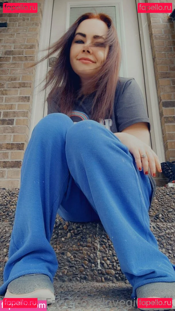 lovegiantess Onlyfans Photo Gallery 