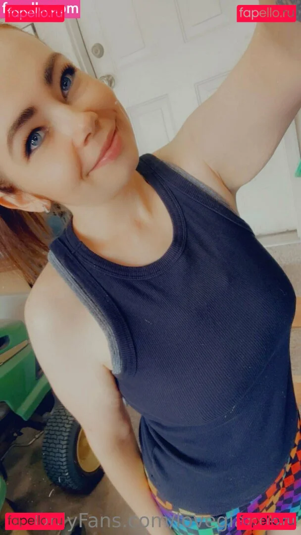 lovegiantess Onlyfans Photo Gallery 