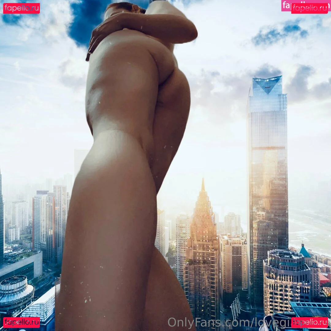 lovegiantess Onlyfans Photo Gallery 