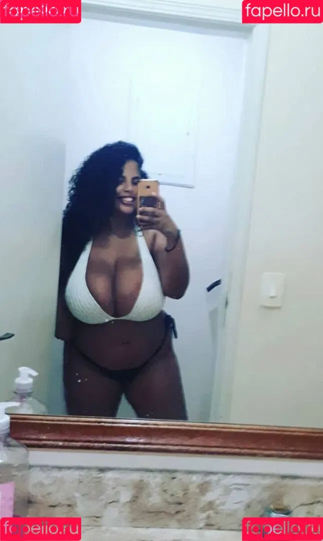Mayla Coimbra Onlyfans Photo Gallery 