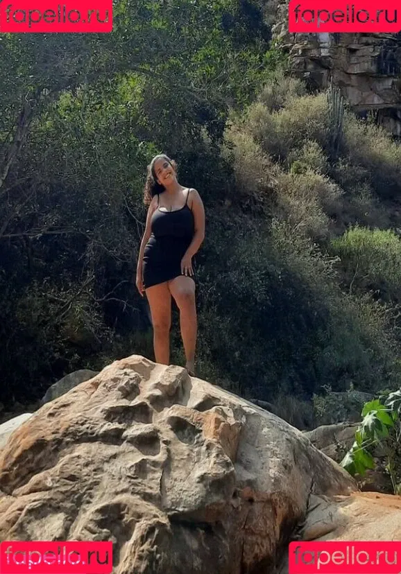 Mayla Coimbra Onlyfans Photo Gallery 