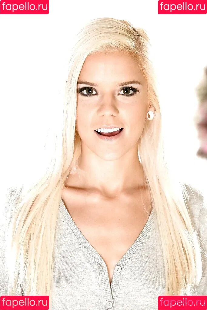 Halle Von Onlyfans Photo Gallery 