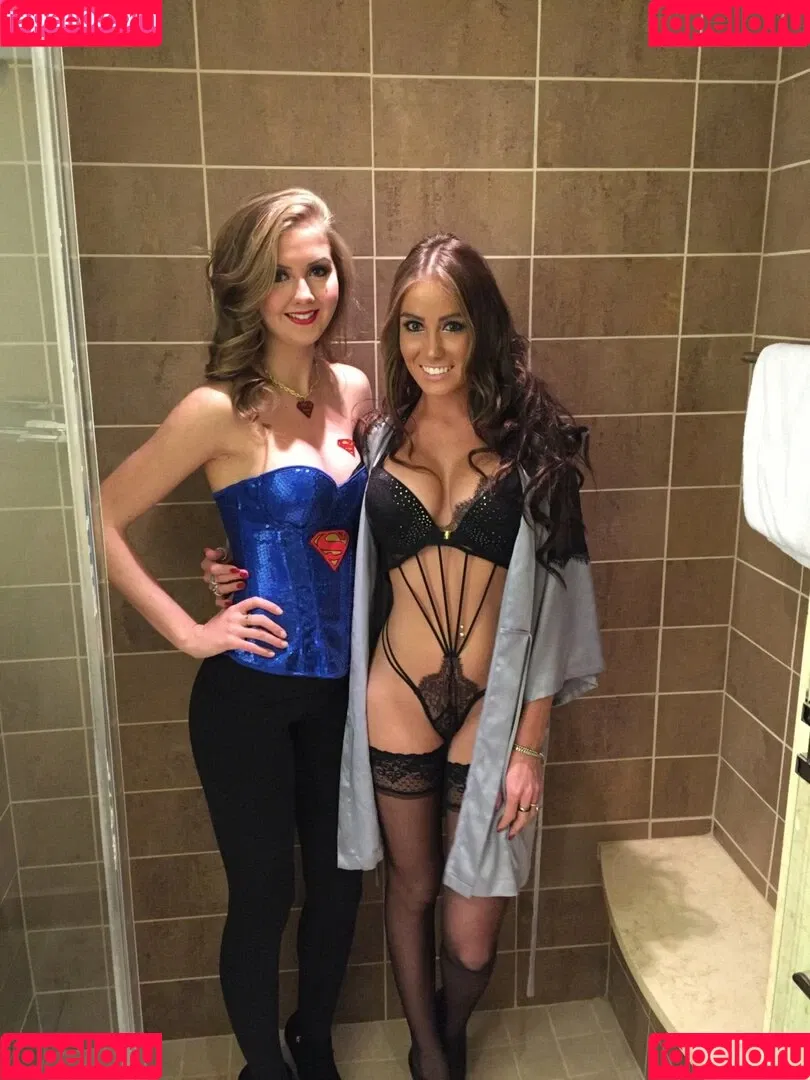 Courtney O'Connell Onlyfans Photo Gallery 