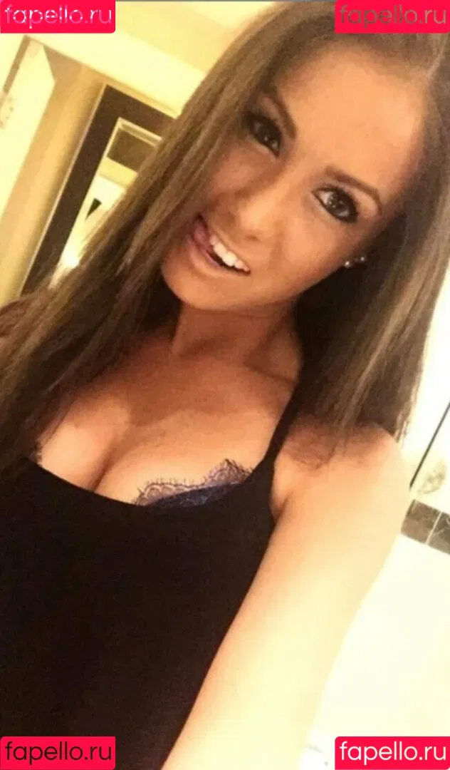 Courtney O'Connell Onlyfans Photo Gallery 