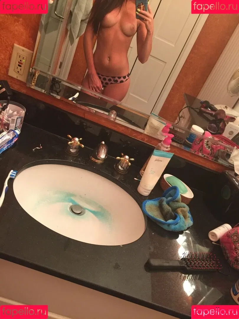 Courtney O'Connell Onlyfans Photo Gallery 