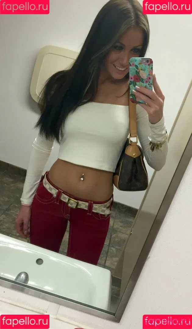 Courtney O'Connell Onlyfans Photo Gallery 