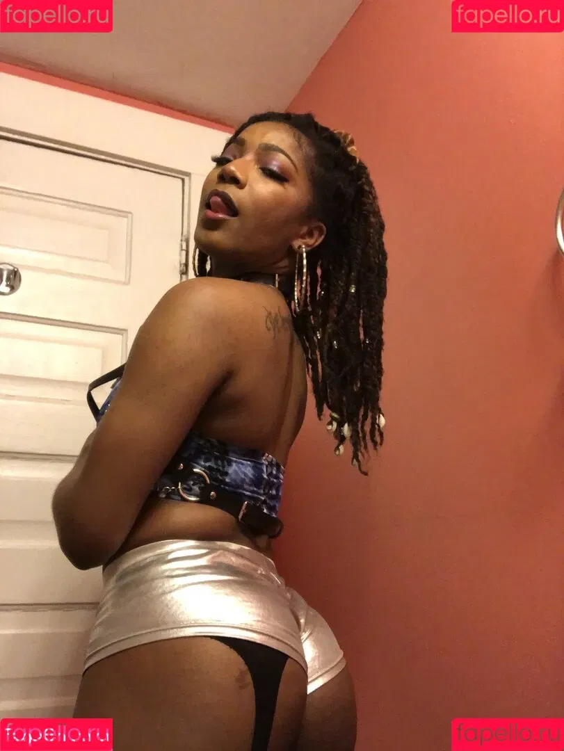 ZynahBear Onlyfans Photo Gallery 