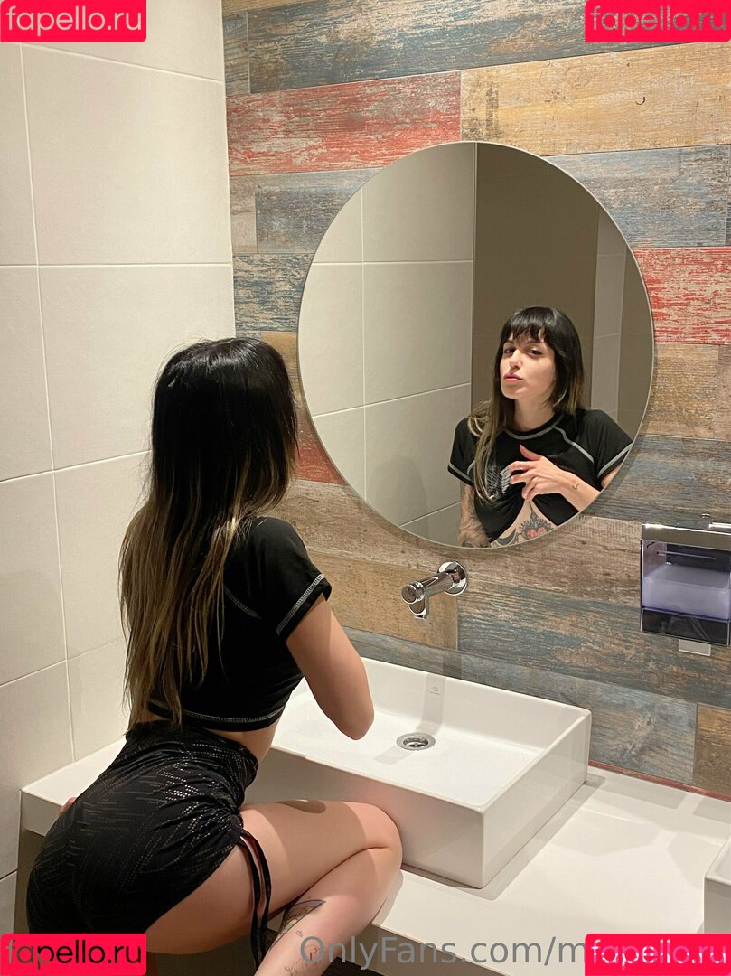 meewc18 Onlyfans Photo Gallery 