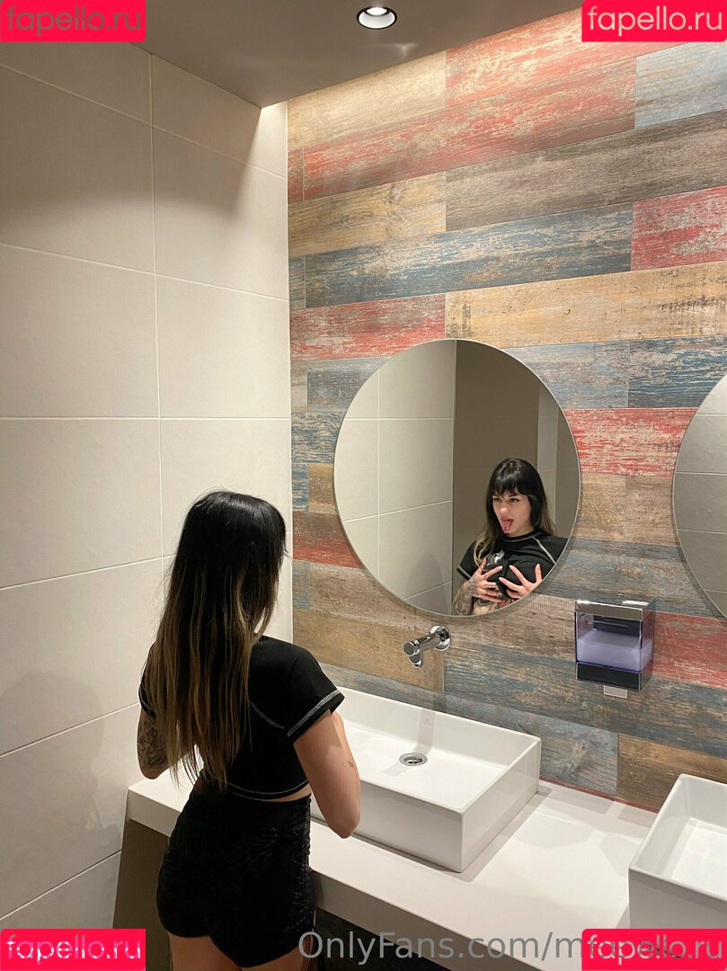 meewc18 Onlyfans Photo Gallery 