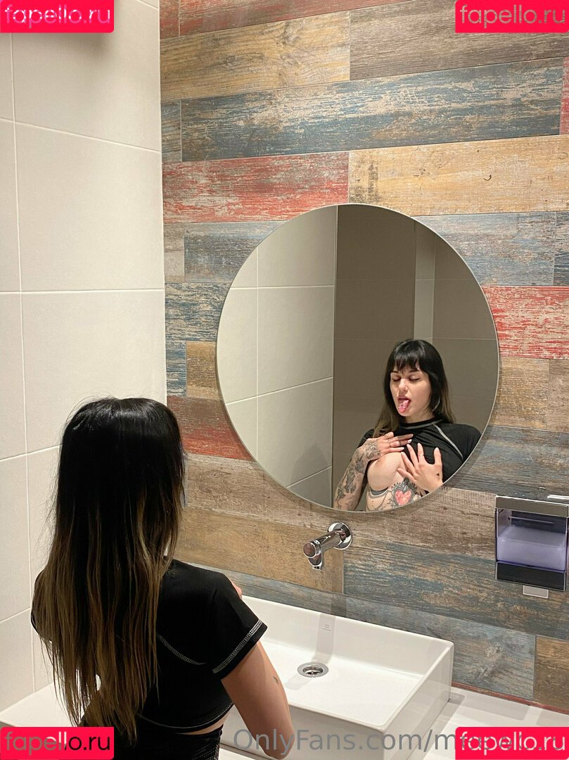 meewc18 Onlyfans Photo Gallery 