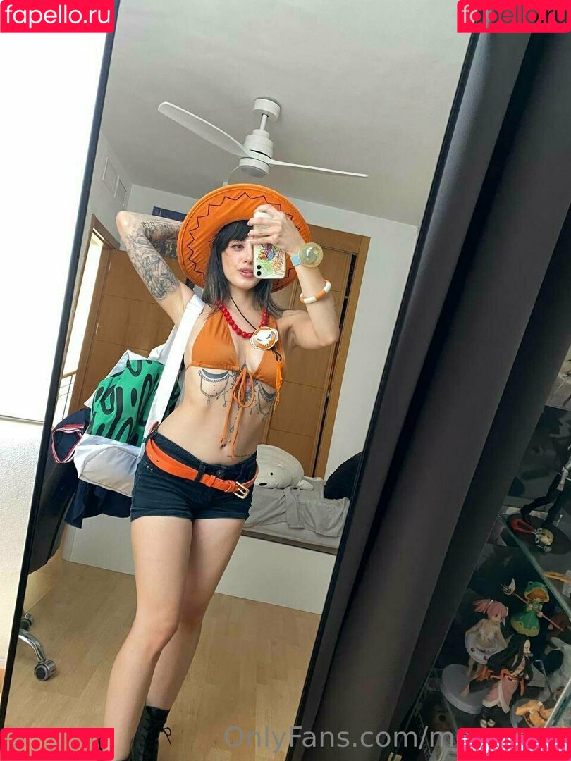 meewc18 Onlyfans Photo Gallery 