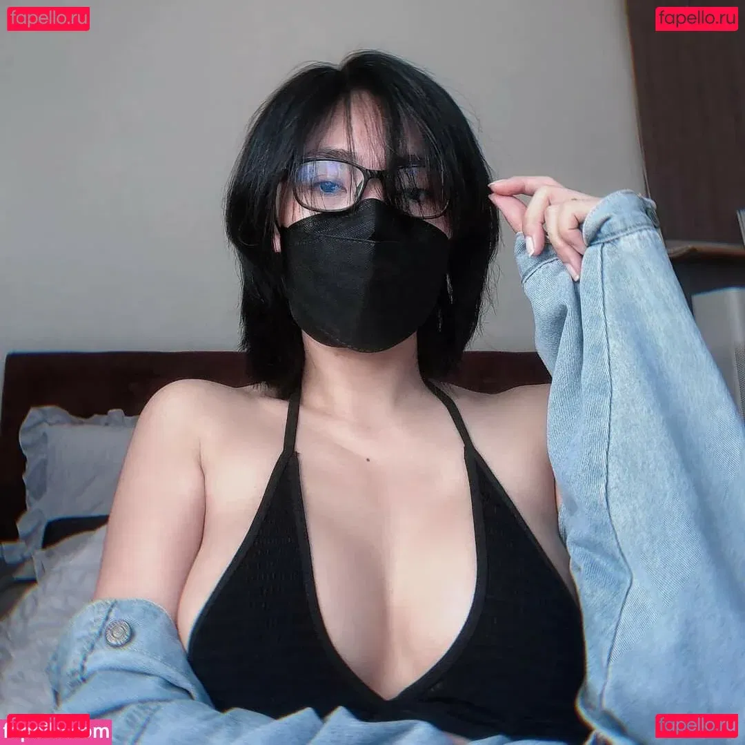 Poon Wrunya Onlyfans Photo Gallery 