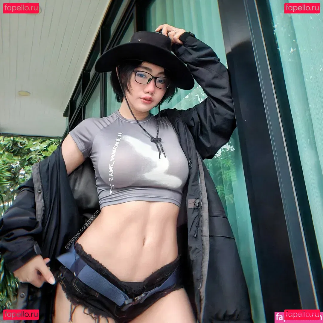 Poon Wrunya Onlyfans Photo Gallery 