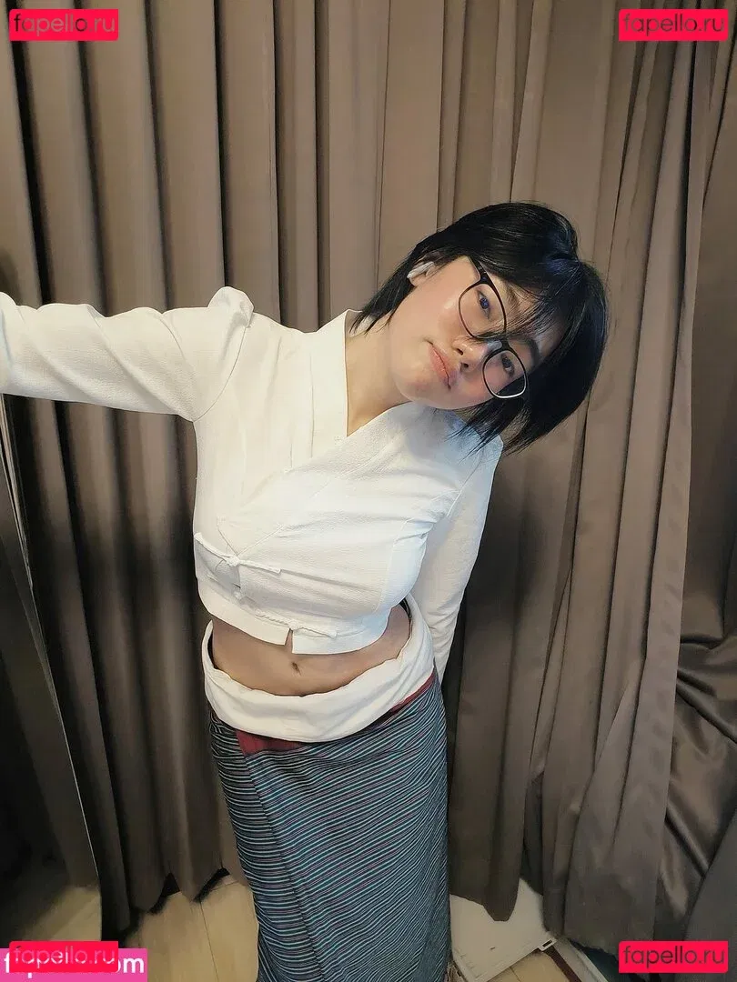 Poon Wrunya Onlyfans Photo Gallery 