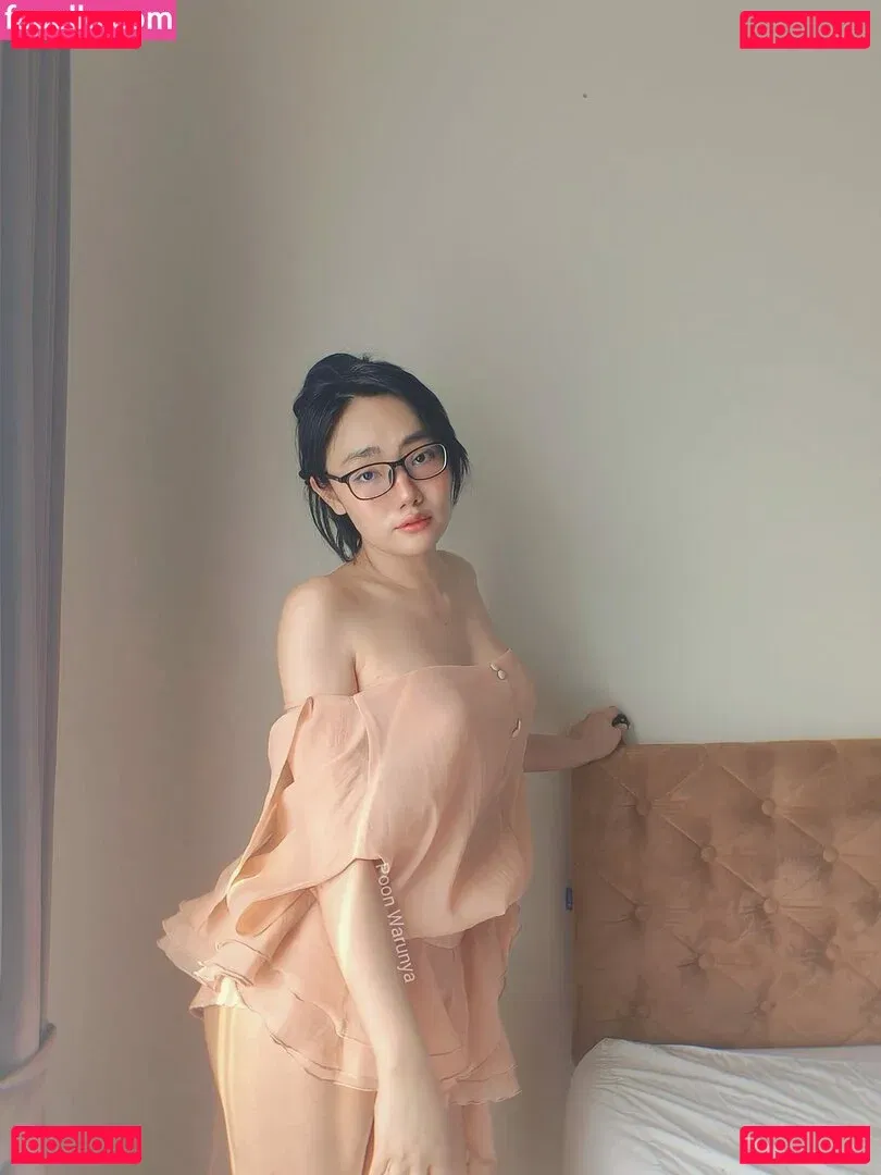 Poon Wrunya Onlyfans Photo Gallery 