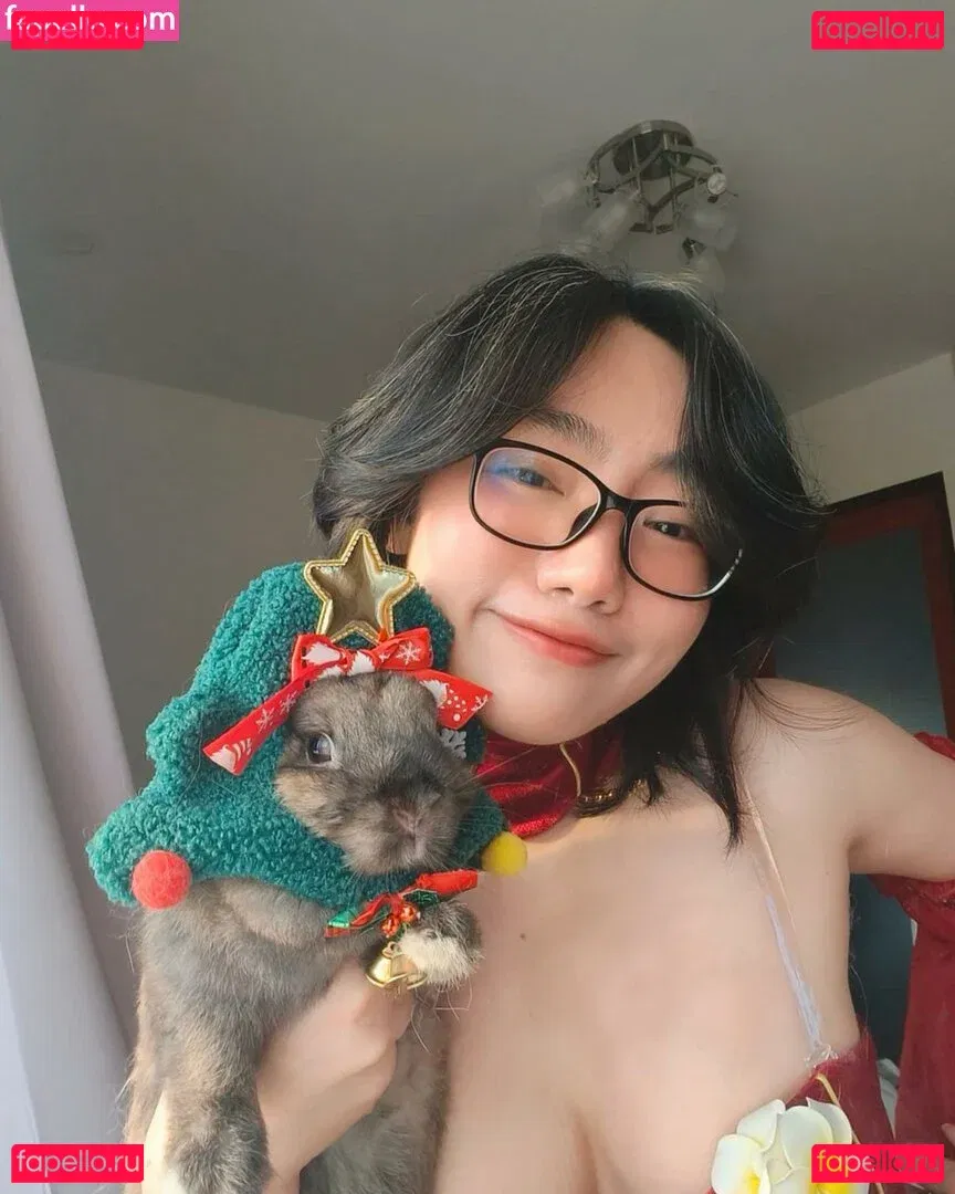 Poon Wrunya Onlyfans Photo Gallery 