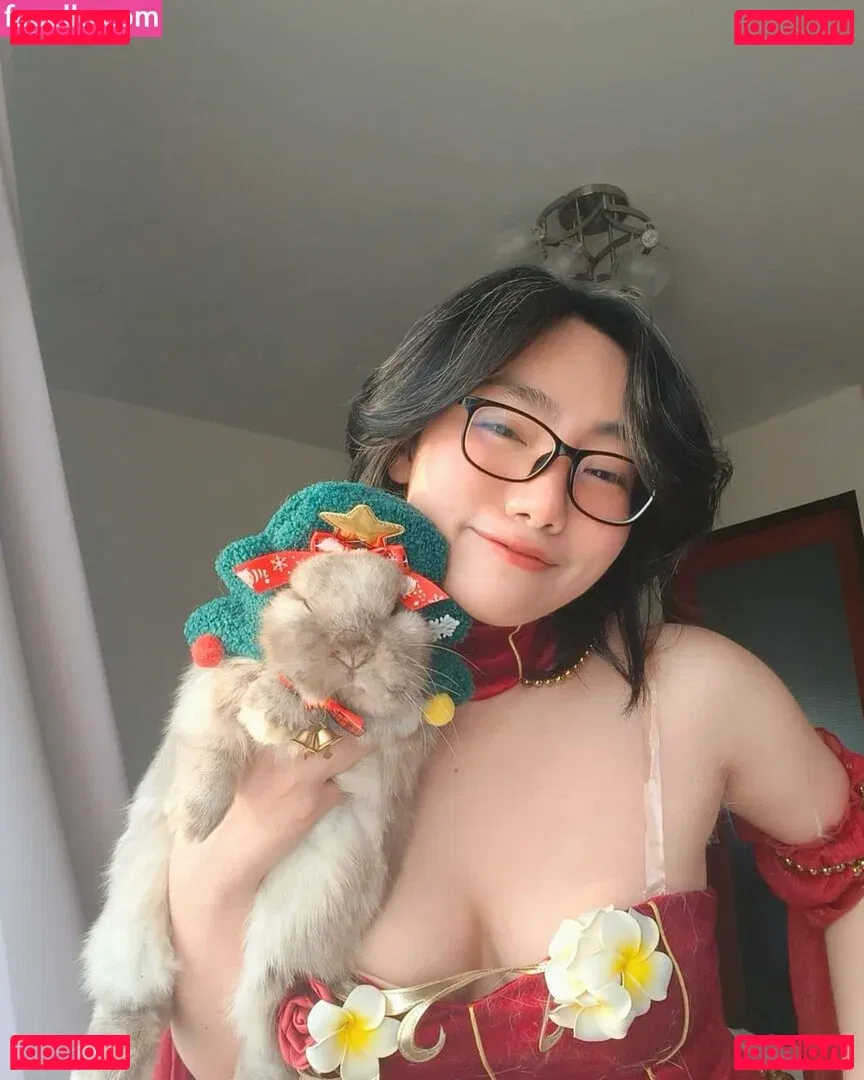 Poon Wrunya Onlyfans Photo Gallery 