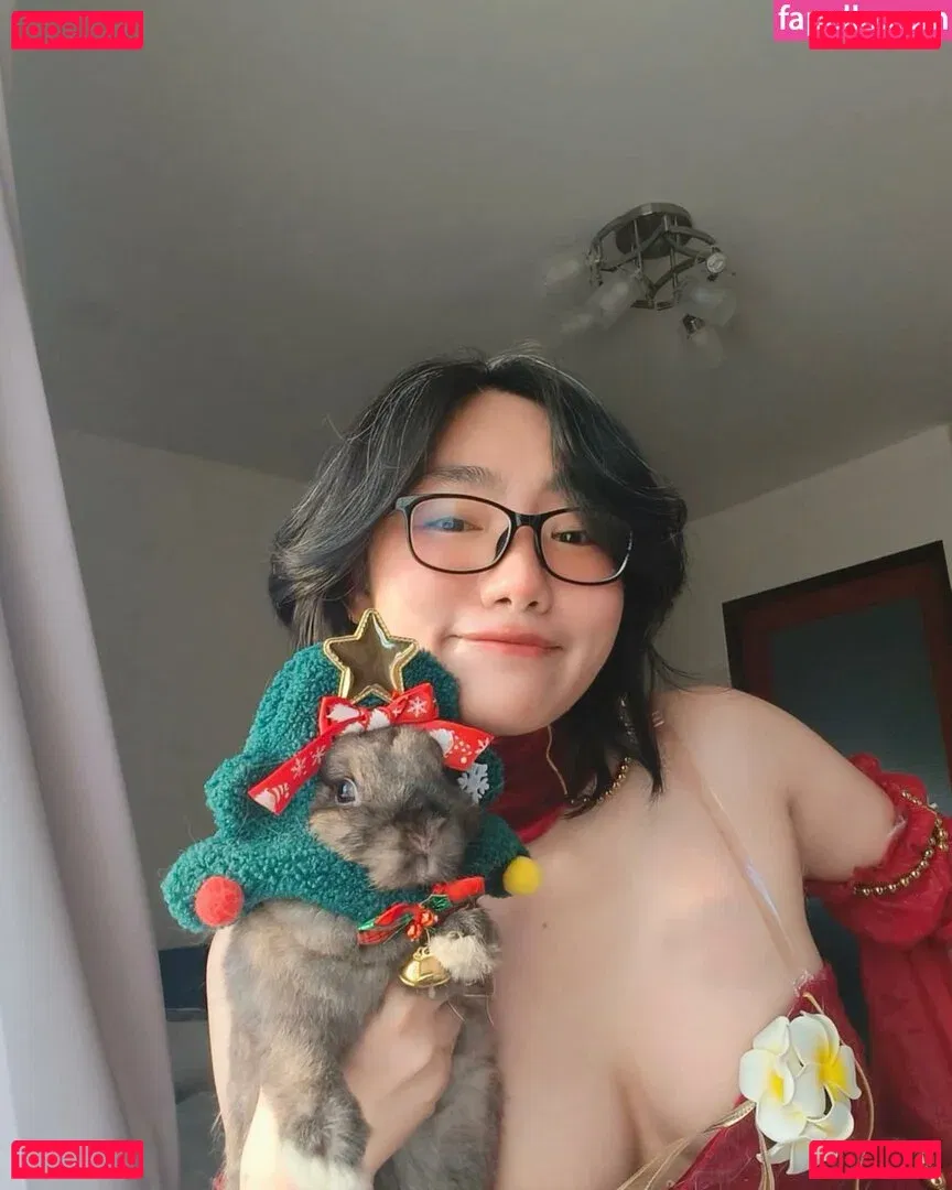 Poon Wrunya Onlyfans Photo Gallery 