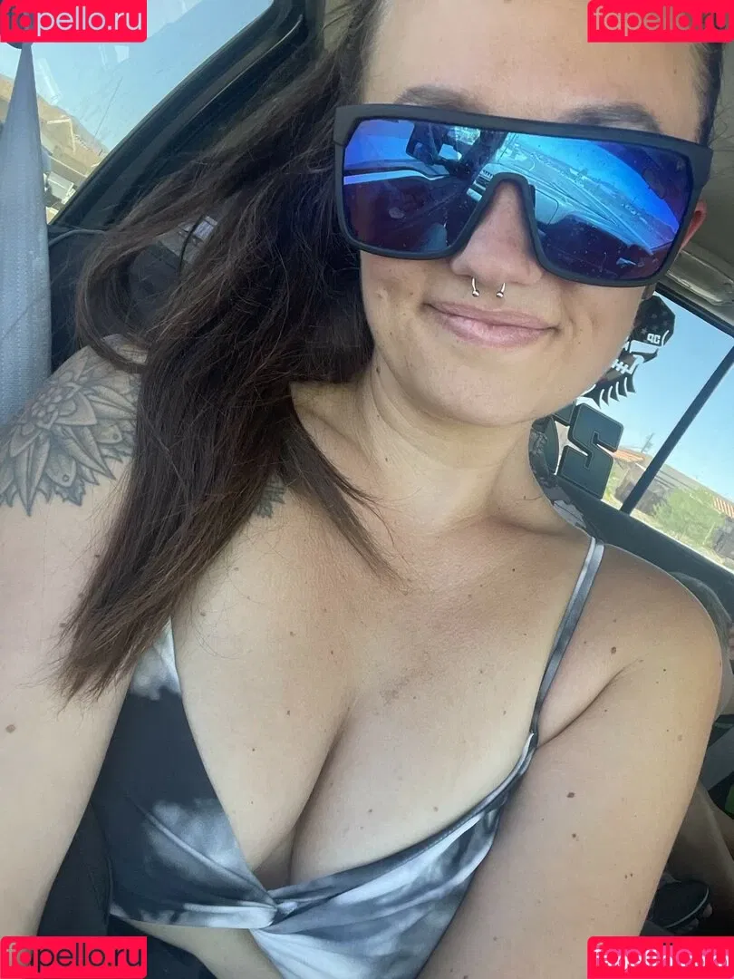 Xxxkhloekarter Onlyfans Photo Gallery 