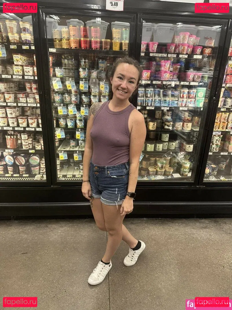 Xxxkhloekarter Onlyfans Photo Gallery 