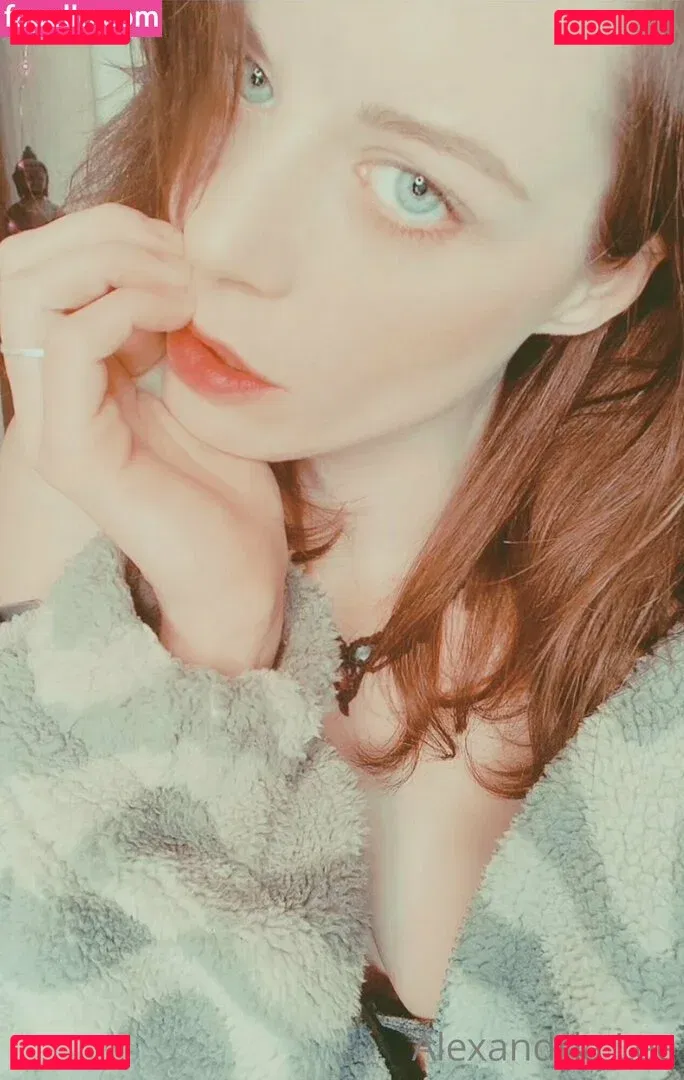 queenbeealexandrialee Onlyfans Photo Gallery 