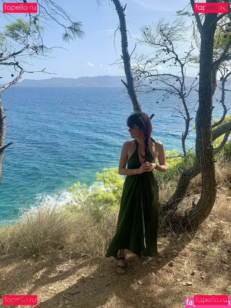 queenbeealexandrialee Onlyfans Photo Gallery 