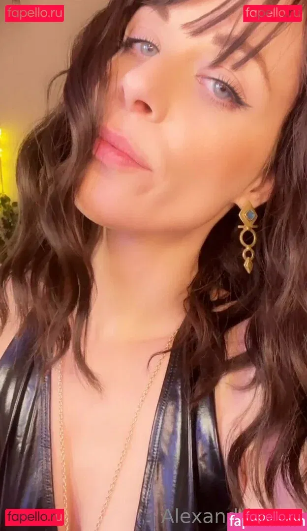 queenbeealexandrialee Onlyfans Photo Gallery 