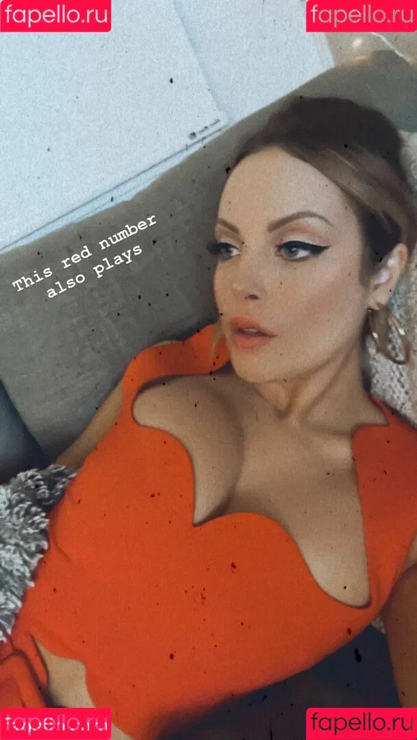 Elizabeth Gillies Onlyfans Photo Gallery 