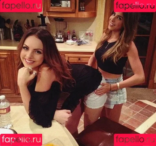 Elizabeth Gillies Onlyfans Photo Gallery 