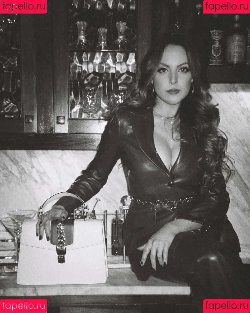Elizabeth Gillies Onlyfans Photo Gallery 