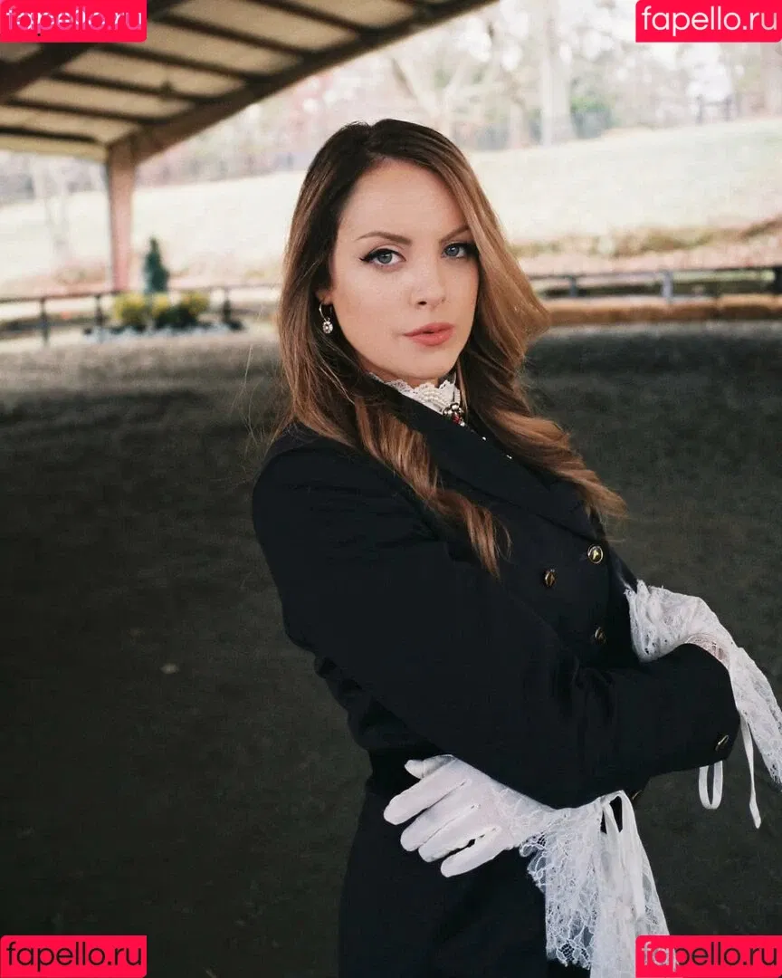 Elizabeth Gillies Onlyfans Photo Gallery 