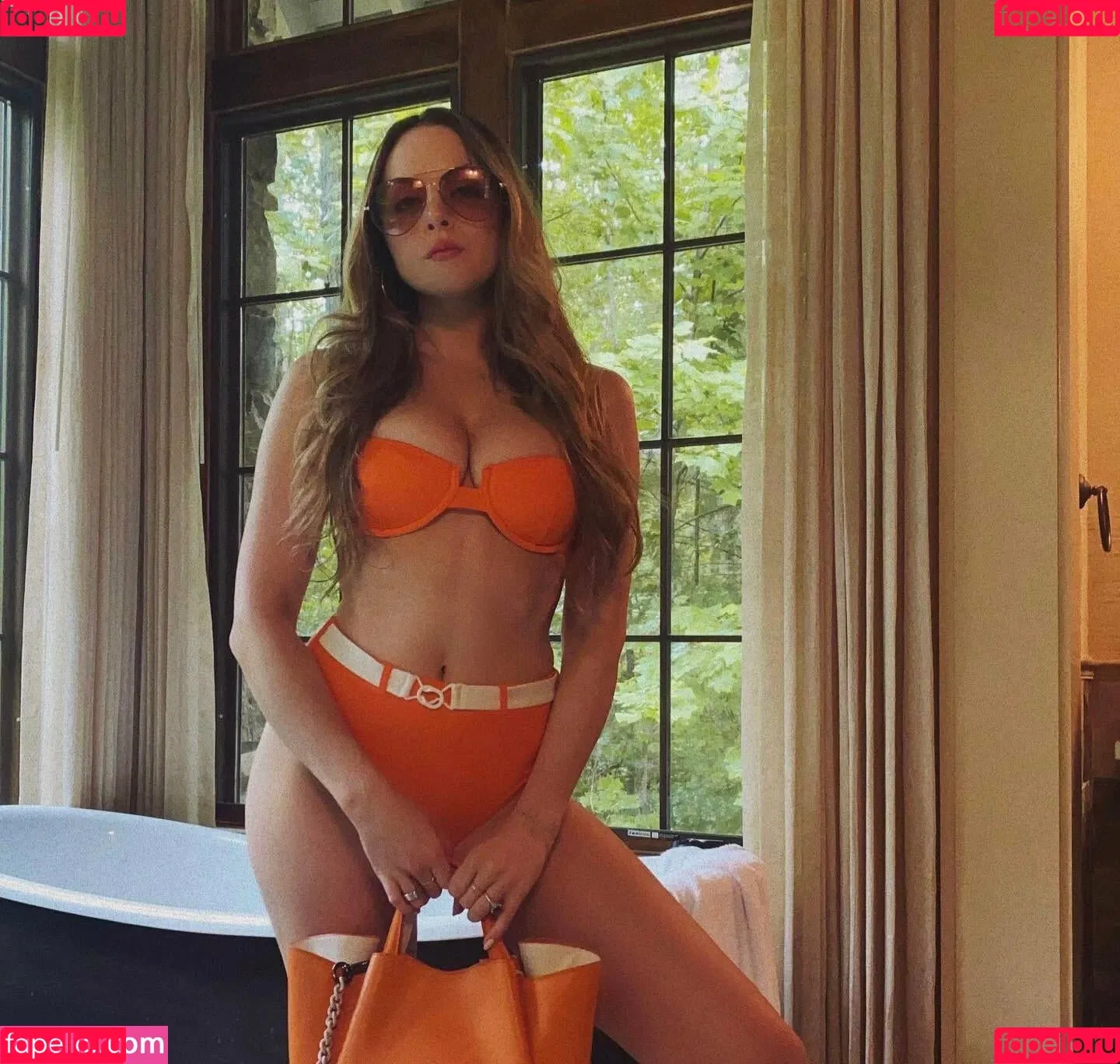 Elizabeth Gillies Onlyfans Photo Gallery 