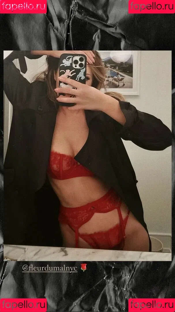 Elizabeth Gillies Onlyfans Photo Gallery 