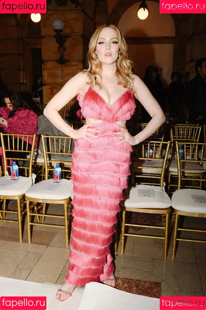 Elizabeth Gillies Onlyfans Photo Gallery 