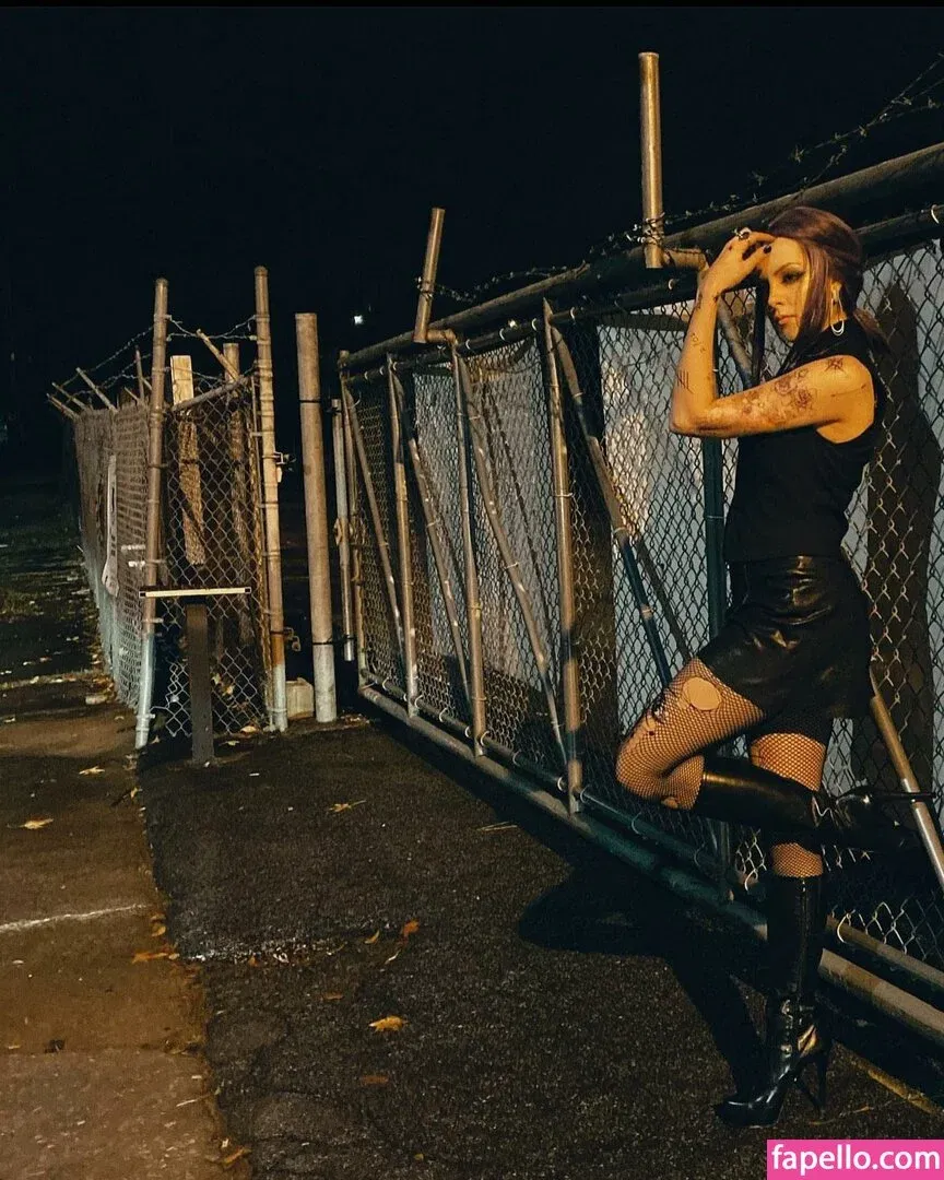 Elizabeth Gillies Onlyfans Photo Gallery 