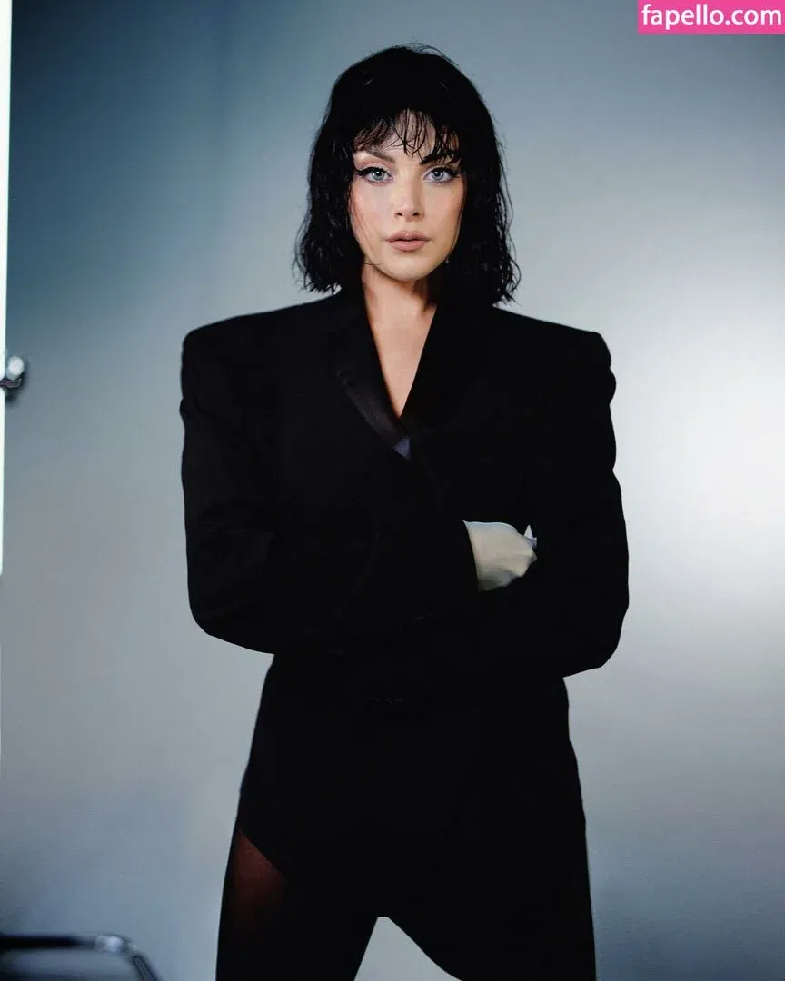 Elizabeth Gillies Onlyfans Photo Gallery 