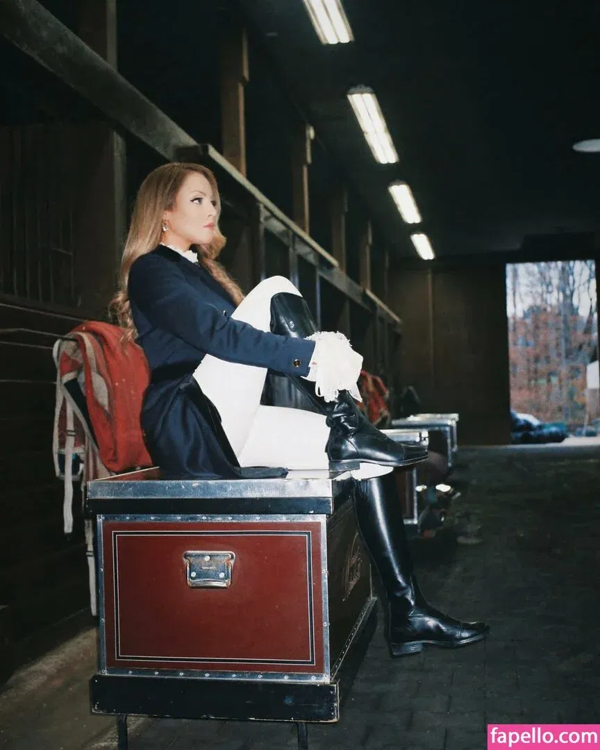 Elizabeth Gillies Onlyfans Photo Gallery 